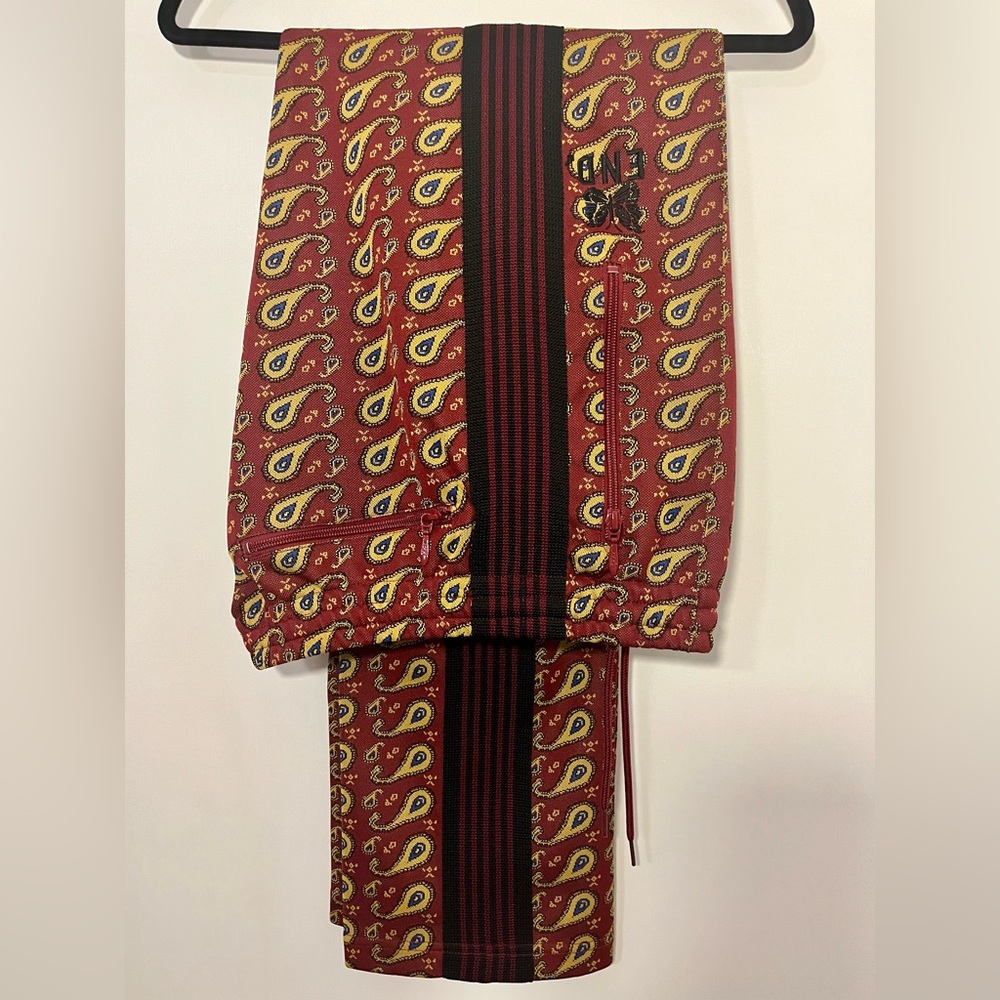 Needles x END

Like new - fits waist 32 - 34

Very rare and wavy collaboration